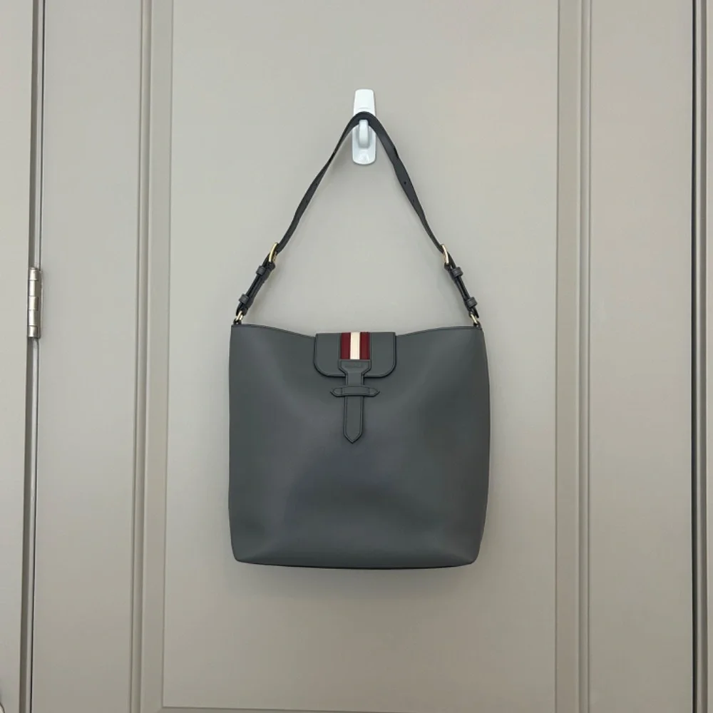 Authentic Bally full leather bag - Picture 2 of 8